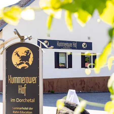 Kummerower Hof Отель 3*