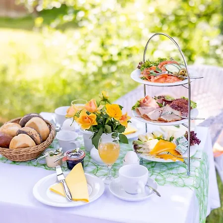 Отель Kummerower Hof