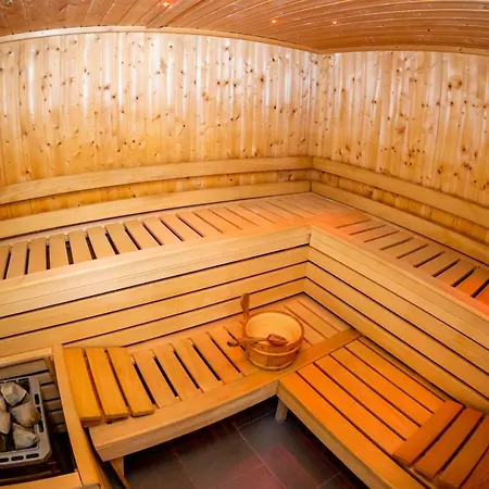 Kummerower Hof 3* Нойцелле