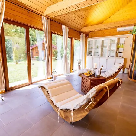 Отель Kummerower Hof Нойцелле