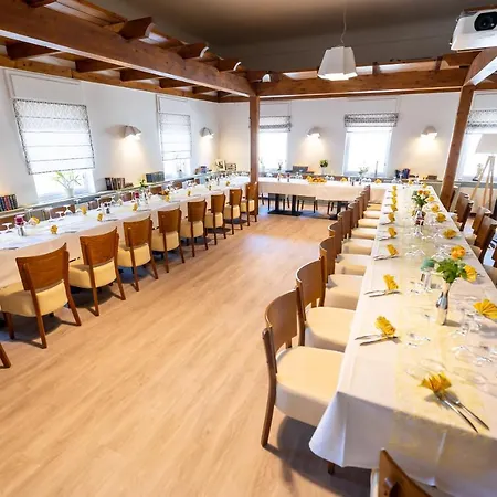 Отель Kummerower Hof